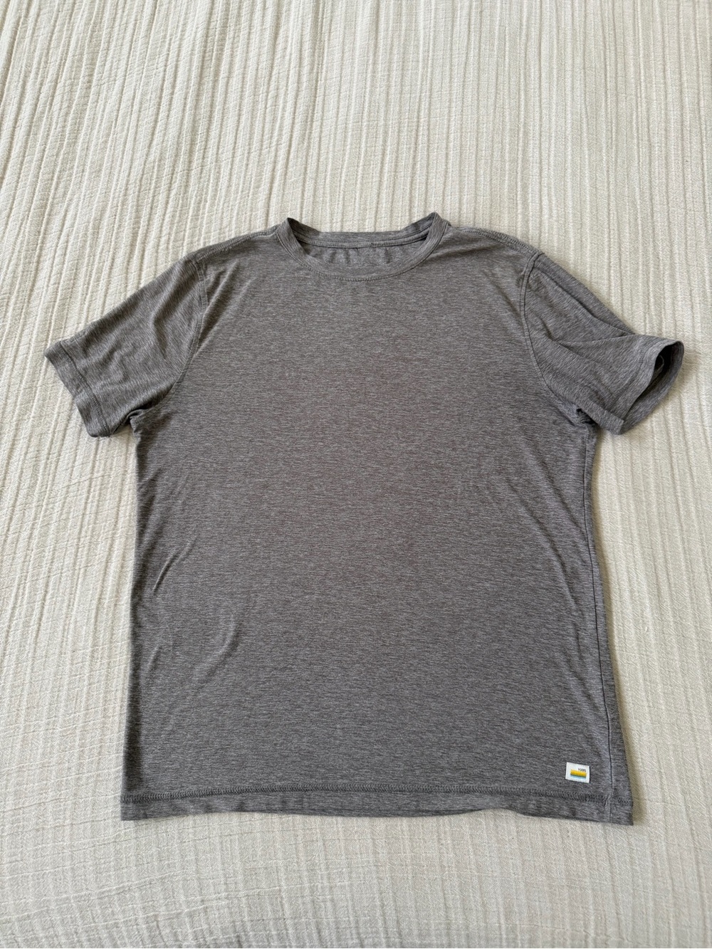 Vuori Men's Short Sleeve Crew Tee in Heather Gray